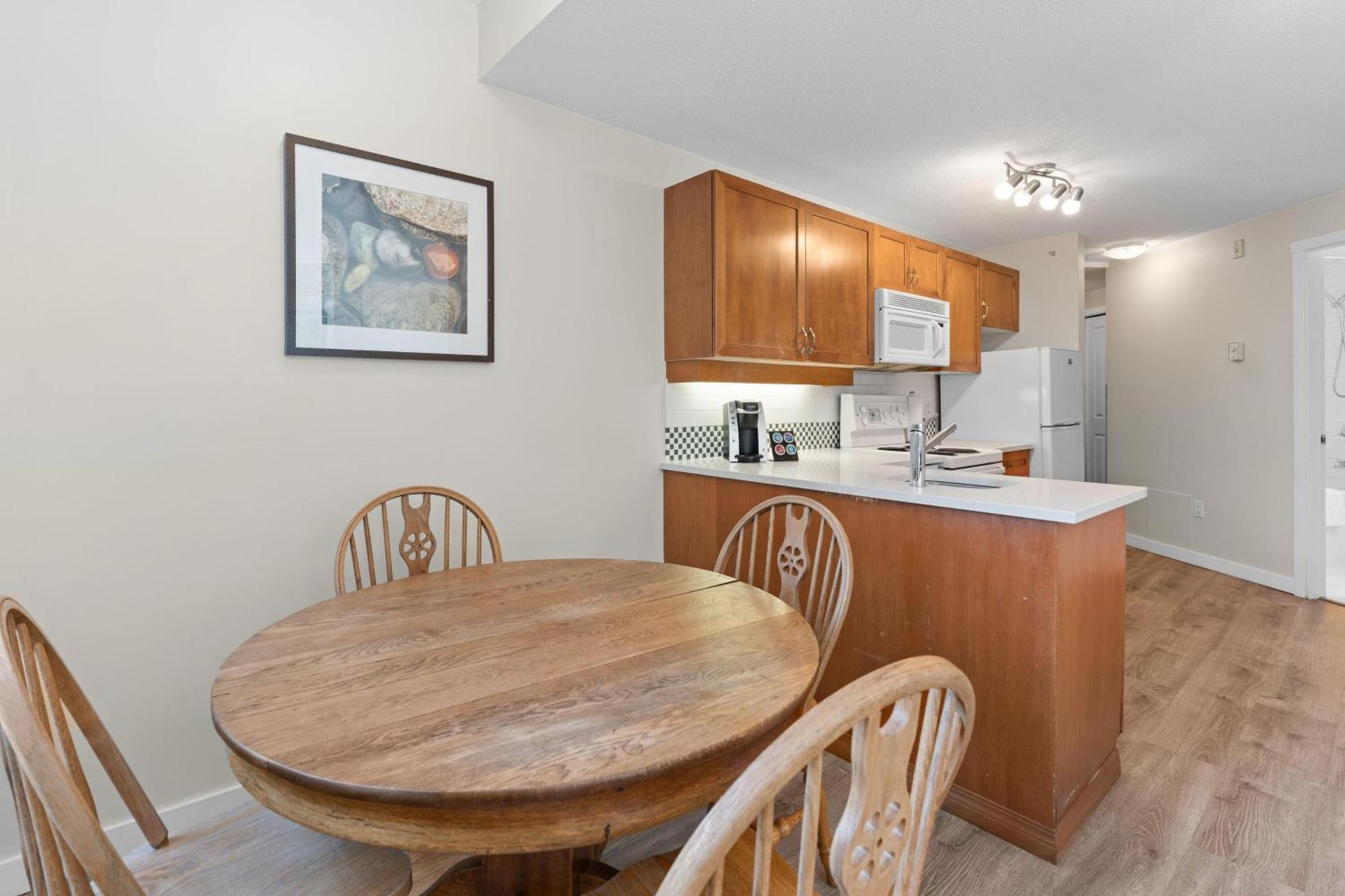 Alpenglow Lodge Bear Wonder One Bedroom By Mva Whistler Exterior photo